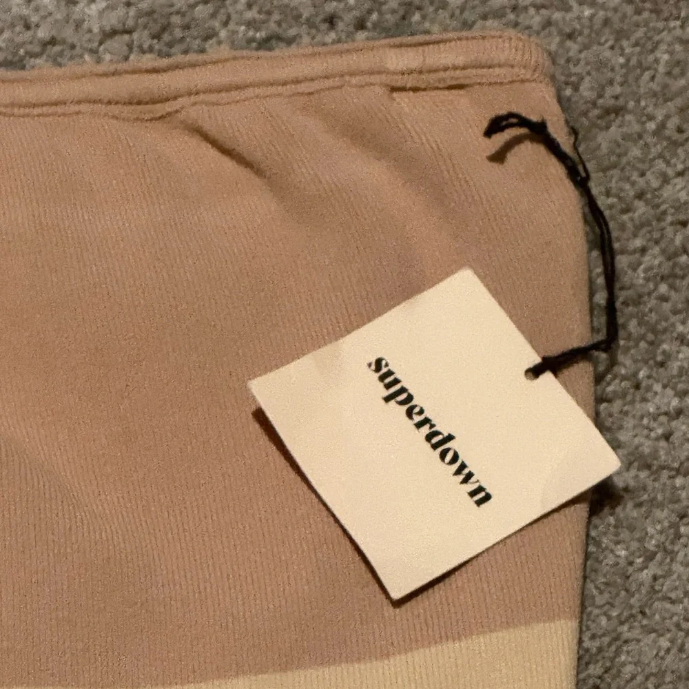 superdown perla ombre mini dress
Nude Ombre Size: NWT - Picture 6 of 12